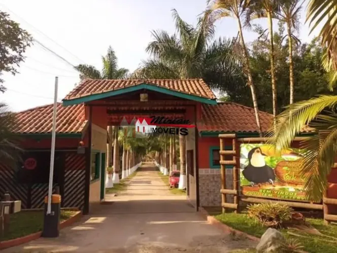 Linda Chácara 3.108m² Ampla área verde, Tanque de Peixes - Clube de Campo estilo Condomíni