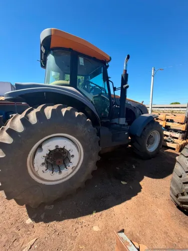 VALTRA BT 210 4x4 - ANO 2012