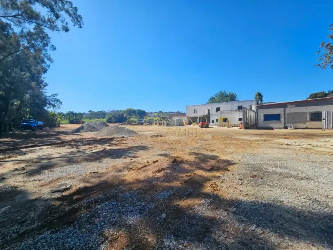 Área comercial para locação de 10.500m² de terreno | Putim | São José dos Campos |