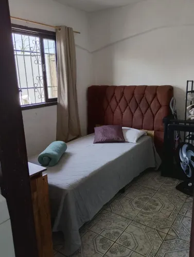 Alugo 1 quarto 