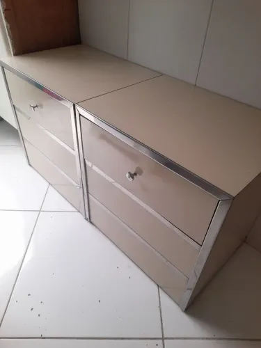 Par de mesas de cabeceira