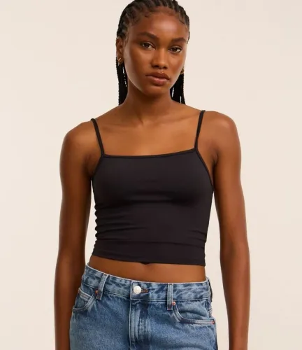 Cropped + Saia - academia