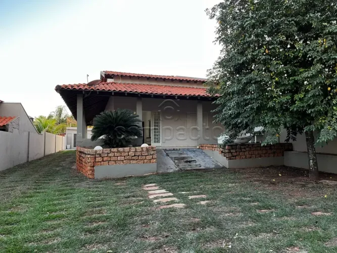 Rancho à venda, 3 quartos, piscina, Condomínio Lago e Sol, Fronteira/MG