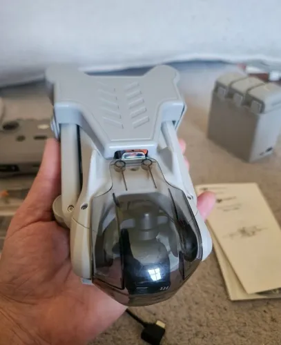 Drone DJI mini 3  sem tela sem detalhes 19 ciclos de bateria 