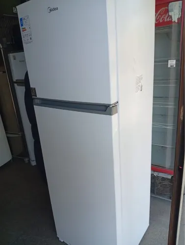 Geladeira Midea semi nova 02 portas