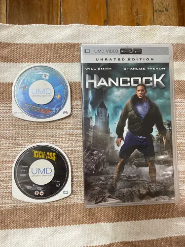 Lote jogo ATV + filme Kick Ass PSP + somente a Caixa Hancock ( envio olx pay)