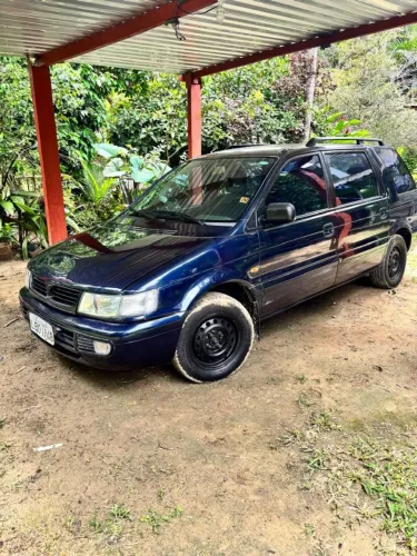 Mitsubishi Space Wagon/ Glxi 2.4 1997