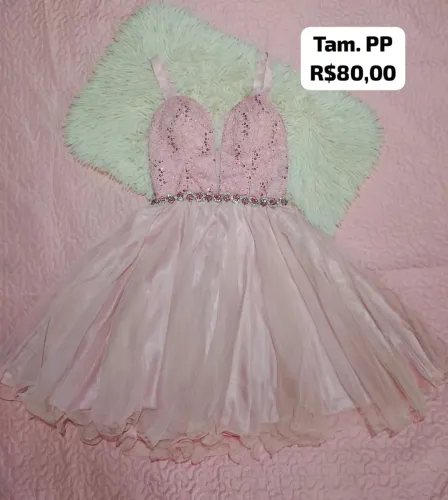 Vendo vestidos de festa