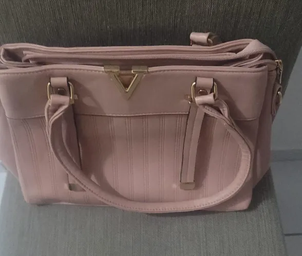 Bolsa Elegante de ombro Nova na cor preto e Nude