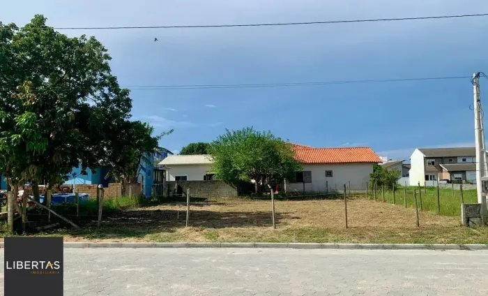 EXCELENTE TERRENO GAROPABA SC. ÓTIMO LOCAL PARA MORAR OU INVESTIR.