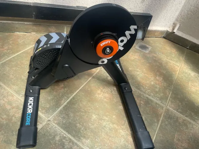 Smar trainer Wahoo KICKR core 2
