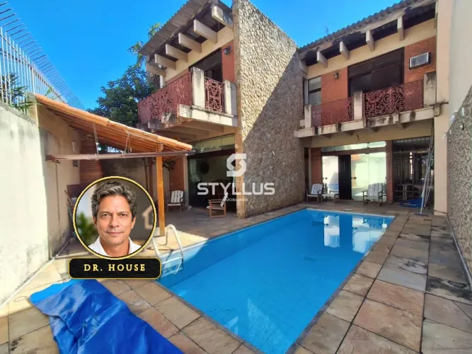 Mansão Duplex de 504m² com 5 Quartos (1 Suíte), Piscina e Espaço Gourmet em São Francisco 