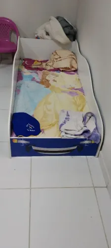Cama infantil usada poucas vezes