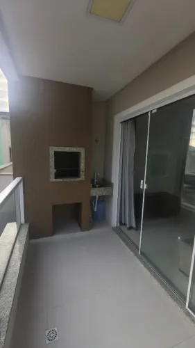 Apartamento de 1 suíte + 1 dormitório, mobiliado e com 1 vaga privativa. Bem localizado