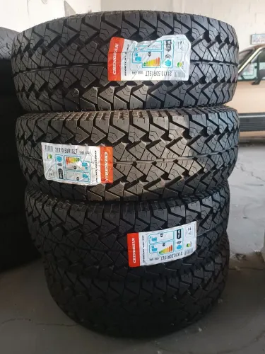 Pneus novos 31x10,5r15 promoção