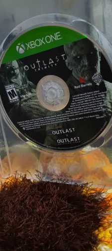 Outlast Trinity Xbox one