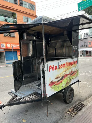 Vende-se food truck para churrasco com exaustor funcionando