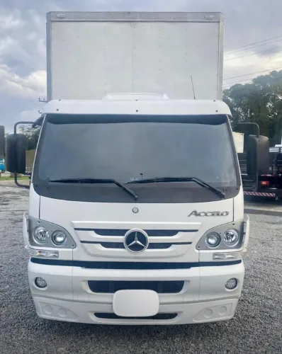 MB 1016 /baú c seca /2015