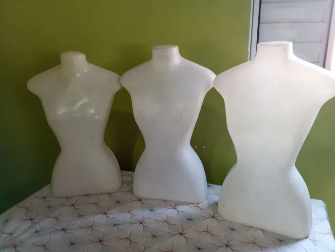 3 manequins busto