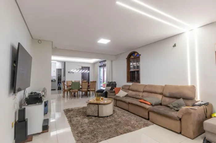 Casa à Venda - Ouro Preto, 7 Quartos, 630 m2