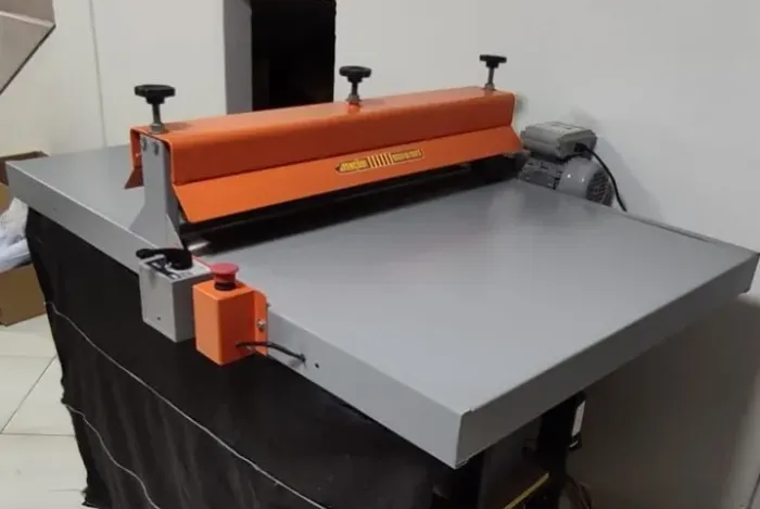 Máquina De Corte E Vinco Elétrica Semi Automática - 80cm