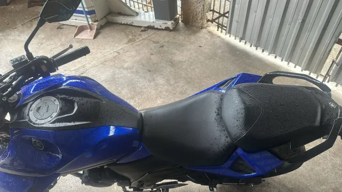 VENDO MOTO FZ25
