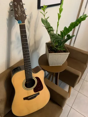 Violão Takamine