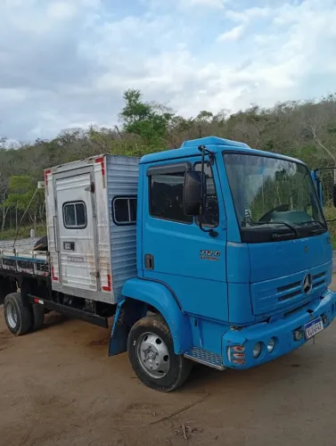 Caminhão Mercedes 712C - 1999