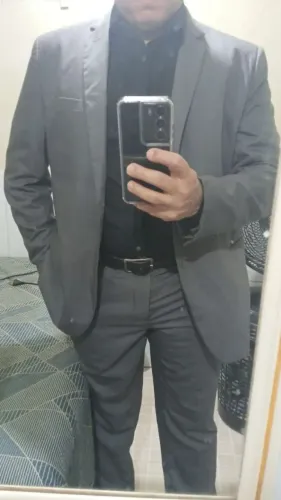 Conjunto de terno e calça.