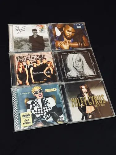 lote cd pop internacional miley cyrus bebe rexha cardi b