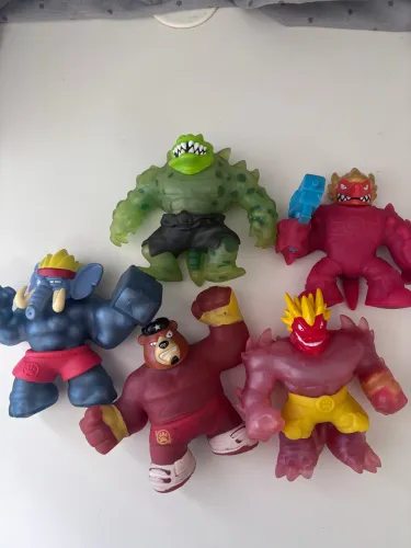 Cinco bonecos elásticos GOO JITZU