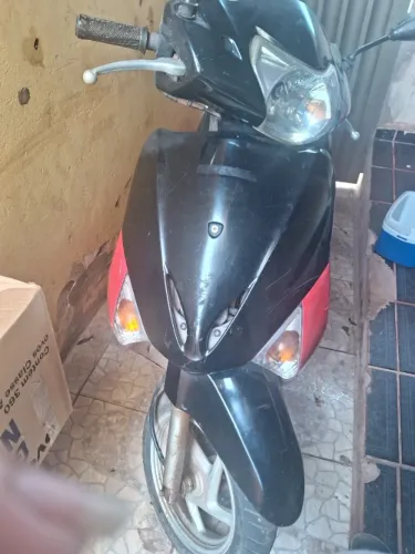 Honda lead pronta pra batalha 
