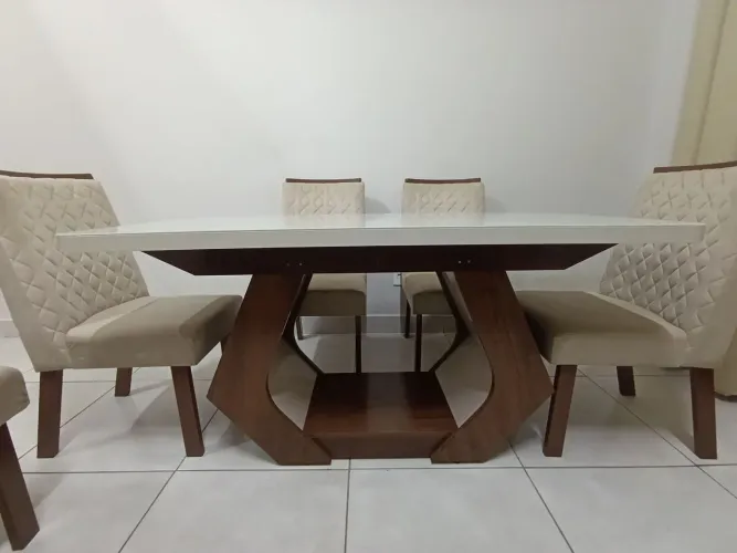 Mesa de jantar 160cm x 80 cm x 80cm