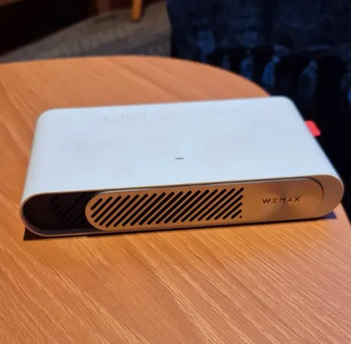Mini Projetor Portátil Laser Alpd Wemax Go Conexão Wi-fi (Pouco Uso)
