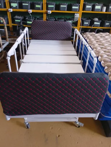 Cama hospitalar elétrica.