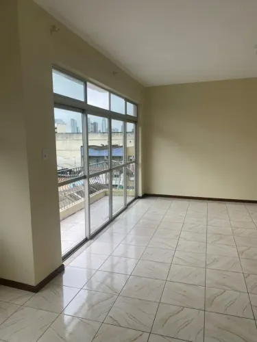 4 quartos, 2 Banheiros, Proximo a praça da republica em Campina - Belém - PA