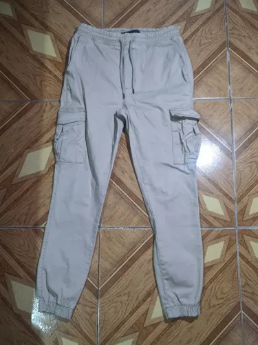 Calça cargo bege