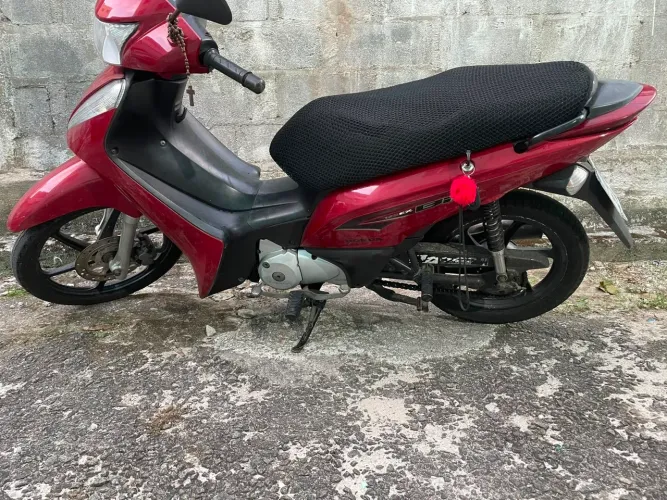 Honda Biz ES 2013 muito conservada