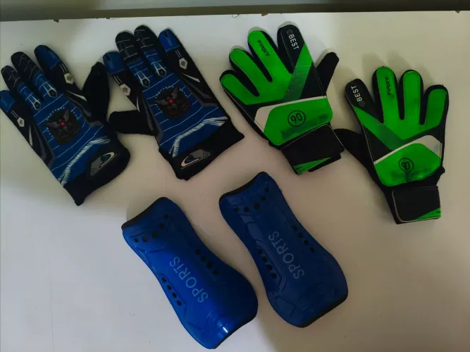 Luva e caneleira para Futebol infantil 