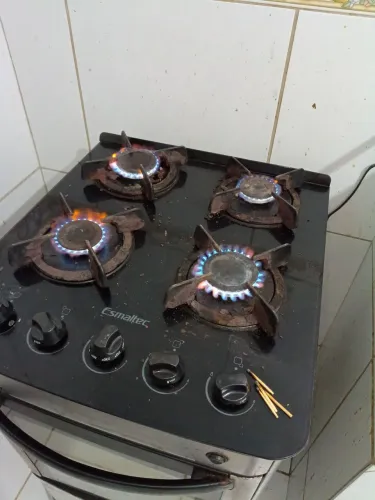 Fogão Inox Esmaltec usado 4 bocas e forno pronto para uso