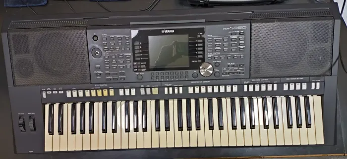 Teclado Yamaha psr s950 (leia o anúncio)