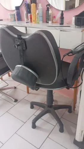 Vende-se cadeira cabeleireira 