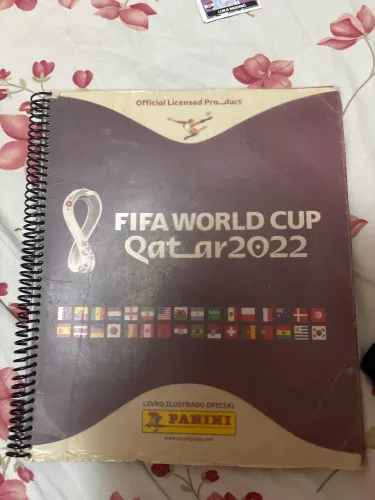 Álbum completo 2022 encadernado usado