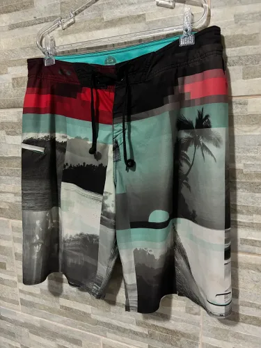 Bermuda esportiva Oakley Big Wave 36