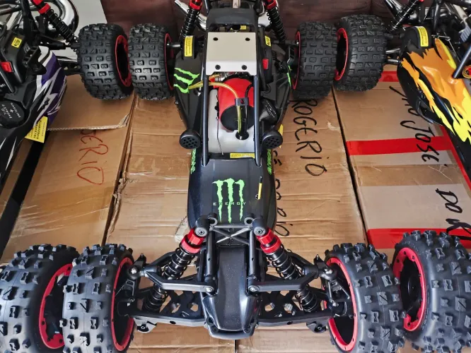 Tenho 3 Automodelos baja 5B Gasolina 29cc novos sem uso passe para revenda preço de custo 