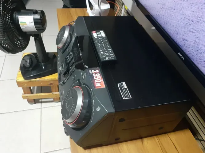 SOM LG 2350W