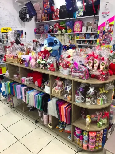 Loja completa moveis usados para loja de brinquedos presentes papelaria