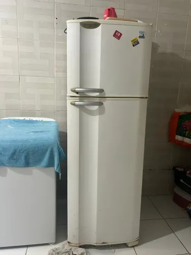 Geladeira conservada