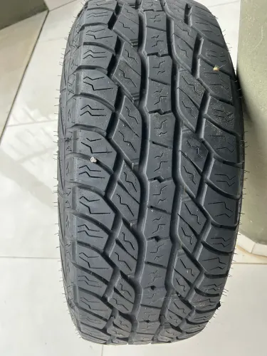 Pneus XBRI FORZA - 265/60R18 Somente - 4 mil Km Rodados