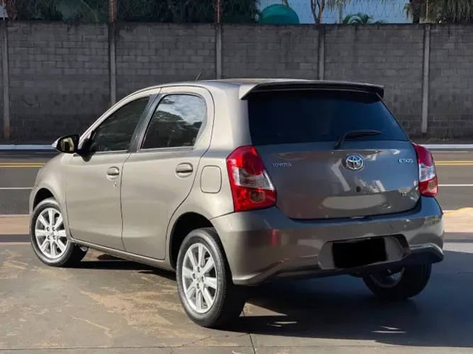 Toyota Etios X Plus 1.5 Flex 16V 5P Mec. 2019
